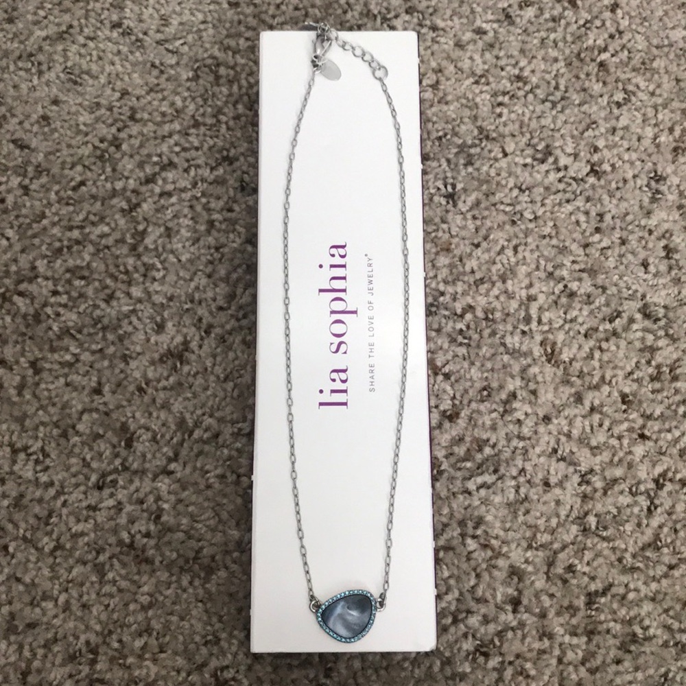 *DOWNSIZING*MAKE AN OFFER* Oceansplash necklace